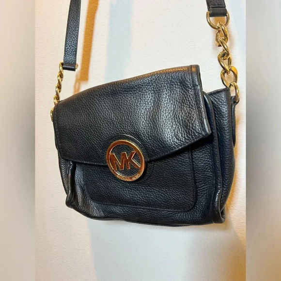 Michael Kors Handbags - Michael Kors crossbody shoulder bag 
Good used condition